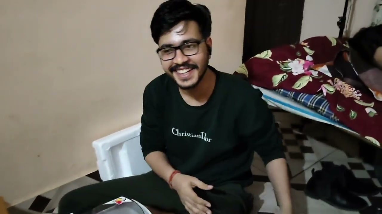 Aaj Juicer Machine laye market se 😍