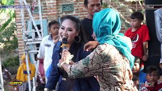 Download Lagu NGRINGET BARENG VOC.SUSY ARZETTY VERSI LIVE SHOW JUNTI WEDEN NMS HAJAT BAPA TARNO IBU NARWASIH MP3 Download Lagu NGRINGET BARENG VOC.SUSY ARZETTY VERSI LIVE SHOW JUNTI WEDEN NMS HAJAT BAPA TARNO IBU NARWASIH MP3