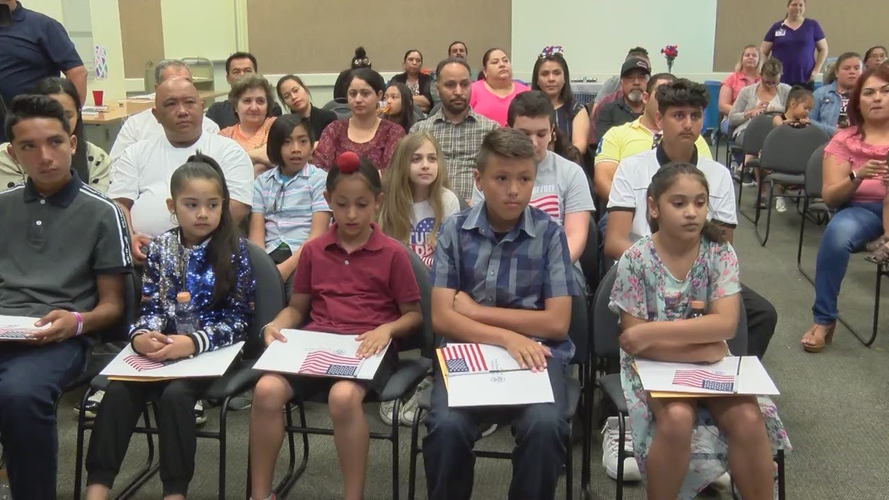 Citizenship ceremony held for 20 children in Fresno