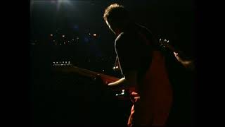 Τζίμης Πανούσης: Νεοέλληνας (Της Πατρίδας μου η Σημαία)