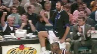 Vlade Divac Moments