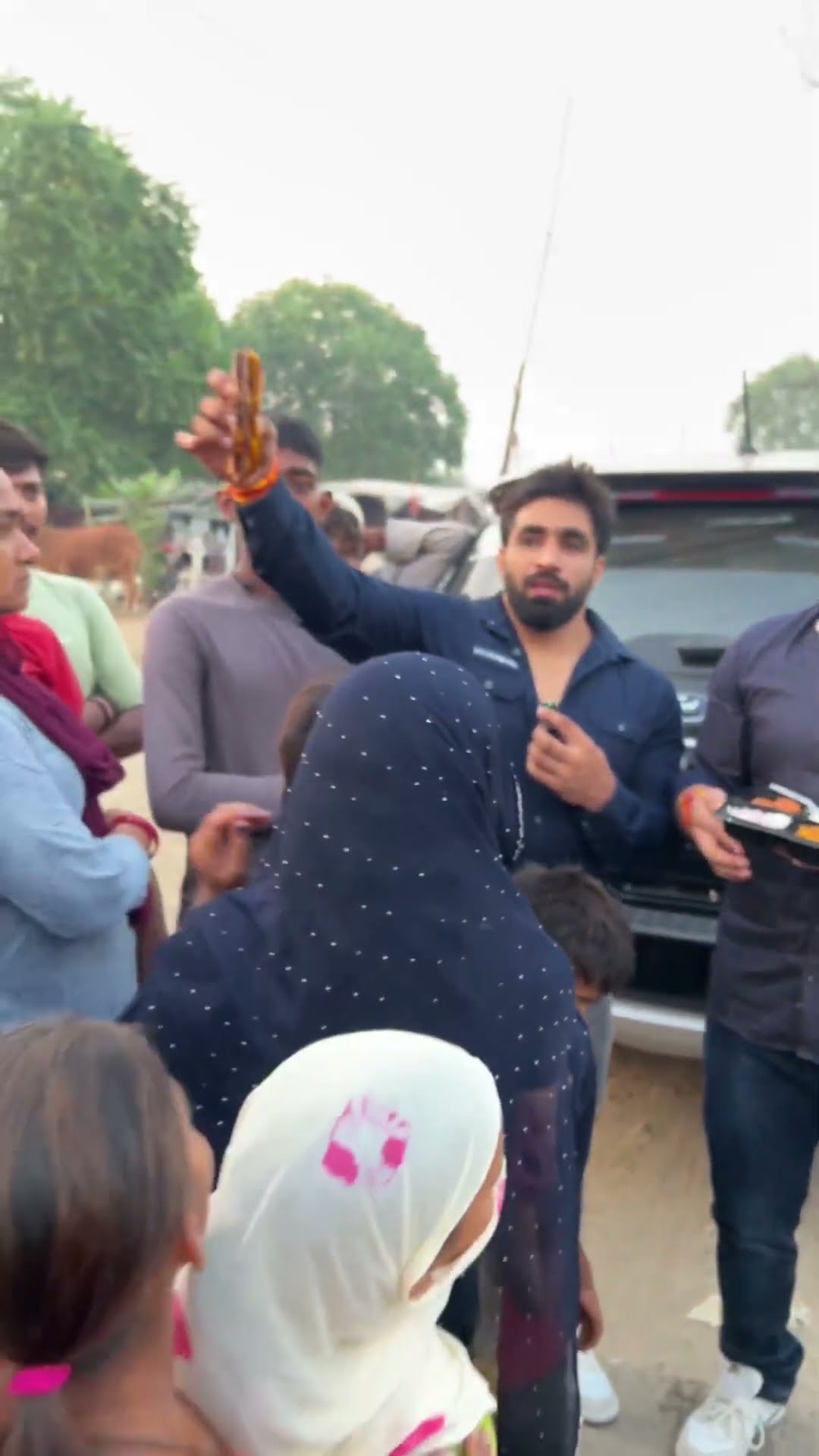 aap bhi kisi garib ki madad kiya kro dosto
