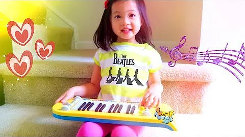 3 Yr Loves The Beatles Songs - All You Need Is Love, Yellow Submarine & Lucy in the Sky with Diamond