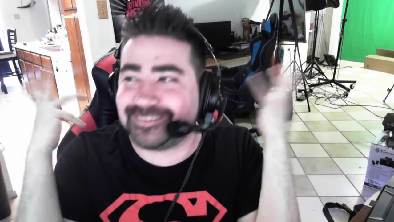 Angry Joe explains BR games & BO4 BR mode under a minute!