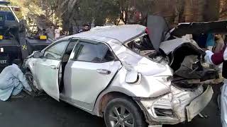 New Car Bog - 185 Accident ® Shahra - E - Faisal Main Nursery Bus Stop Latest Viral Accidents 720P 