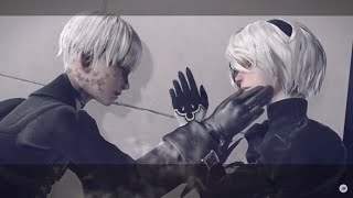 NieR: Automata | 9S se coloca un brazo de los clones de 2B