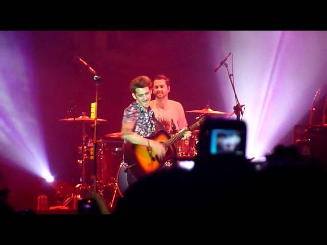 [HD] A Rocket To The Moon - Baby Blue Eyes (Live in Jakarta 2011) class=