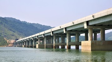 Cận cảnh cầu vượt hồ dài nhất trên cao tốc Bắc – Nam dần hình thành