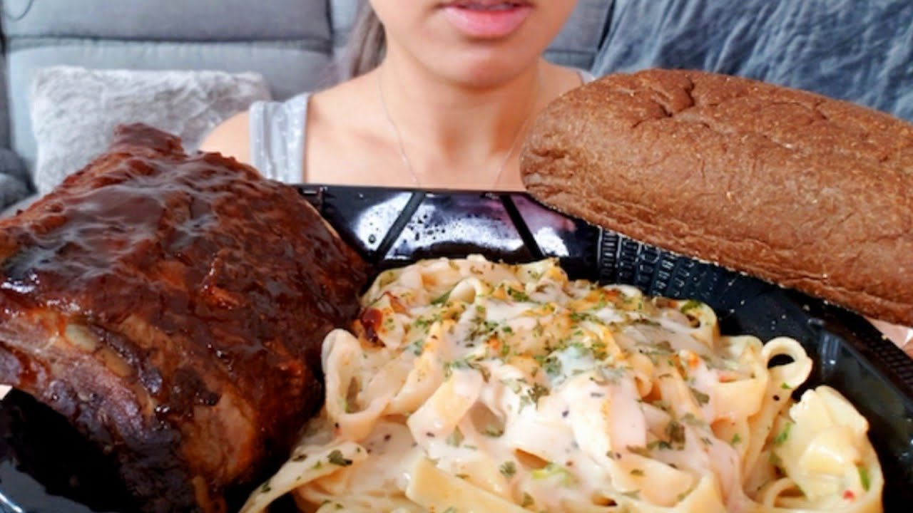 ASMR EATING OUTBACK STEAKHOUSE ALFREDO FETTUCCINE PASTA FRIES BBQ RIBS REAL SOUND TWILIGHT SHOW