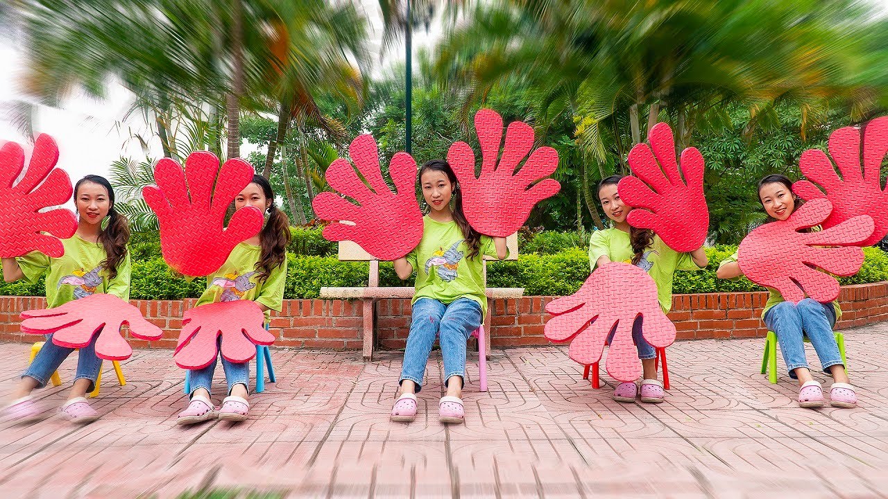 Cinco monitos +  Más | Ly Ly - Kids Song