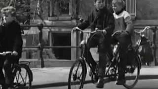 Download Lagu Ed van der ELSKEN FIETSEN MP3