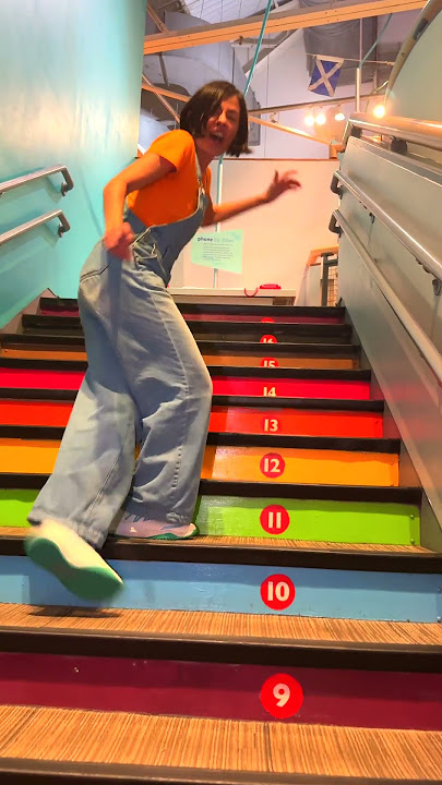 Going up the stairs! 🪜🚀 #123andres #maths #counting #kindergarten #kidsmusic #kidsvideo #preschool