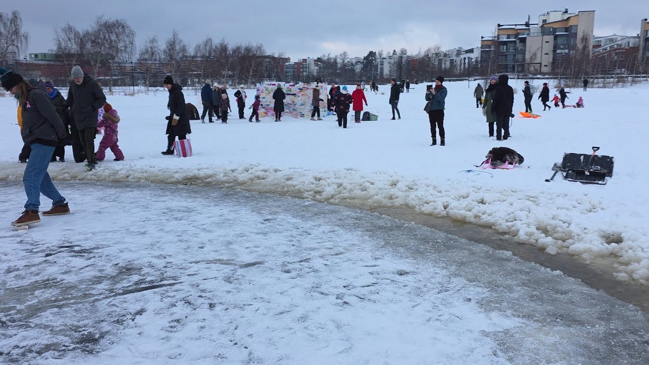 Arabianrannan jäälinna ja jääkaruselli