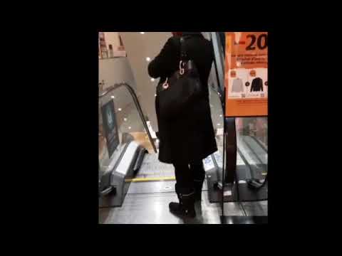 Douala grand Mall   in 1 Minute learn to use an escalator