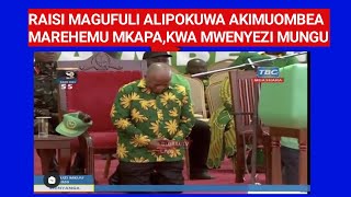 #sholo_mwamba#magufuli#ccm_kampeni. ANGALIA MAGUFULI AKIPIGA MAGOTI NA KUMUOMBEA MKAPA KWA MWENYEZI