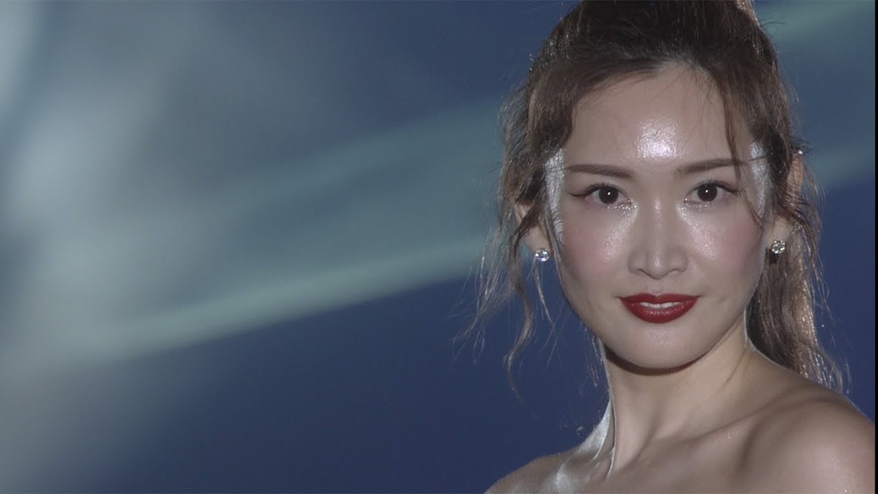 紗栄子 ヌードカラーのビスチェドレスで魅了 Tgc熊本に 九州人としてうれしい Youtube