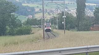 Ein Sbb Rabe 520 Seetal Gtw An Einem Bahnübergang Bei Ermensee.