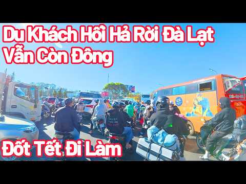 The young man gave the homeless girl a souvenir, and they enjoyed peaceful moments together.