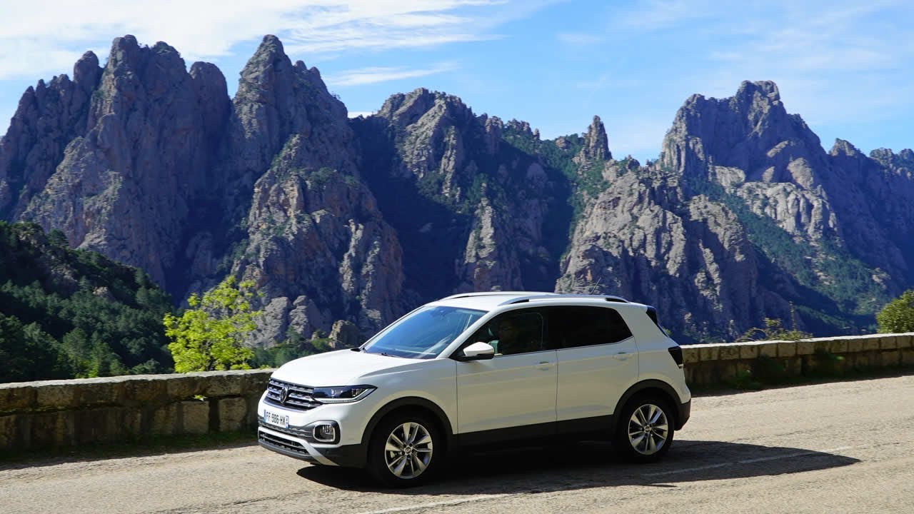 Volkswagen T-Cross supercar paling murah