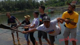 Download Lagu Parahyena - Cibaduyut (Video lyric) MP3