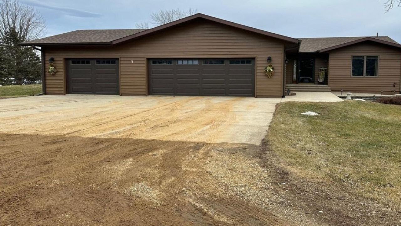 155 Dakota Shores Pl, Hendricks, MN Presented by Brookings Home Team