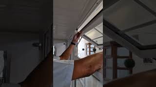 Adjusting window hinges