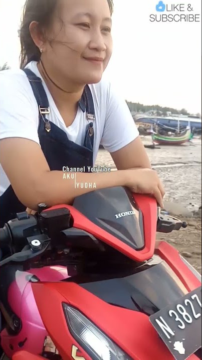 Cewek Cantik Naik Vario #beautiful #honda #vario #shorts