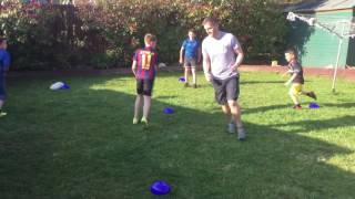 Pop passing / Scissors