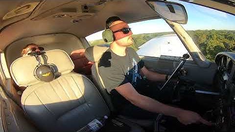 GO AROUND Short Field Aborted Landing. Piper Cherokee 140 PA-28. Single Engine Aircraft.