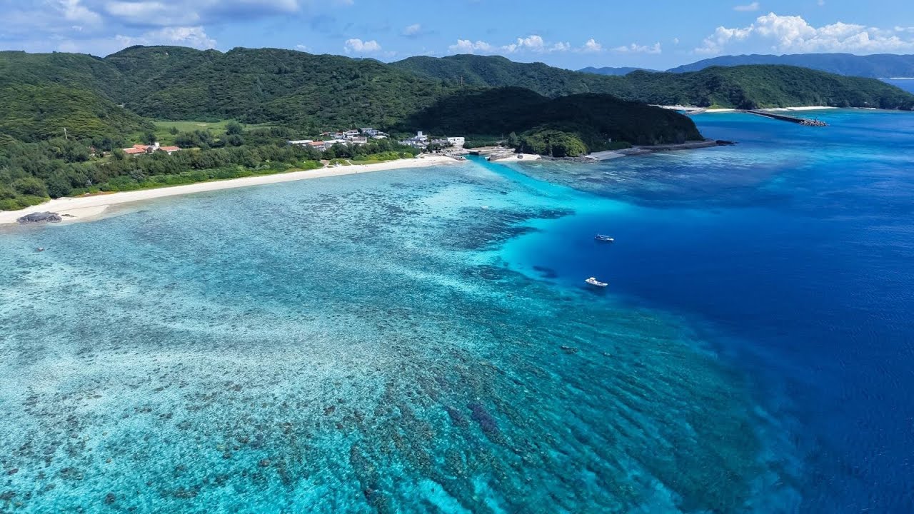 慶良間諸島の絶景ビーチ、世界を魅了する”ケラマブルー”とは？