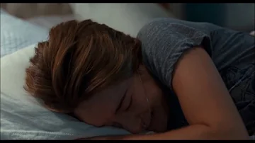 Who dies at the end of the fault in our stars?