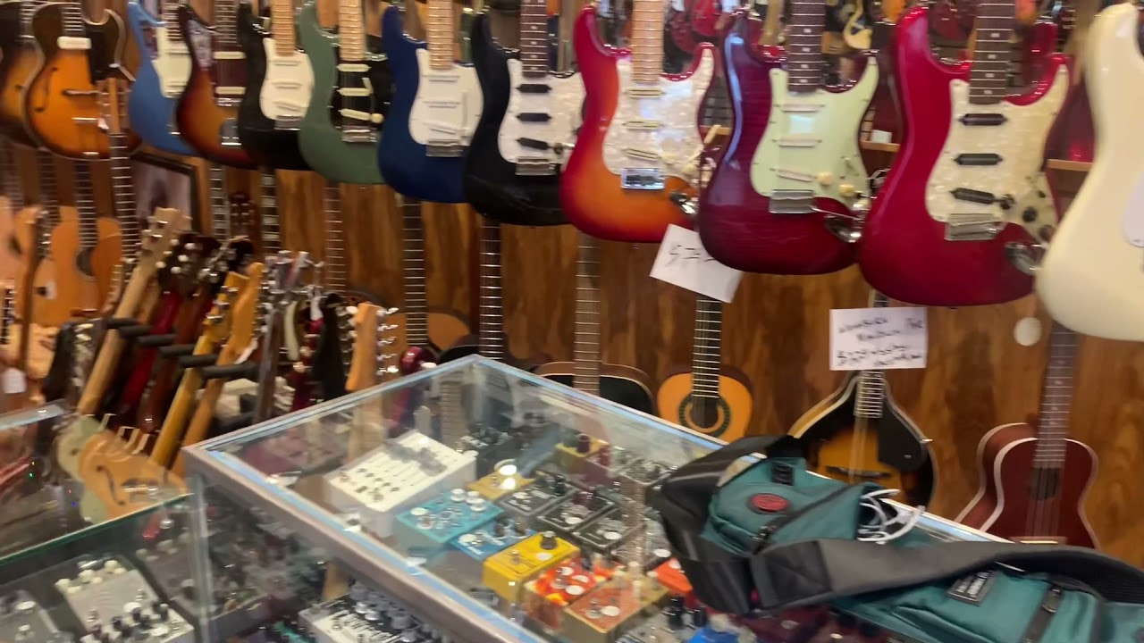 テレキャスター　Ｅａｓｔ　Ｖｉｌｌａｇｅ　Ｇｕｉｔｅｒｓ Rivington Guitars, East Village - YouTube