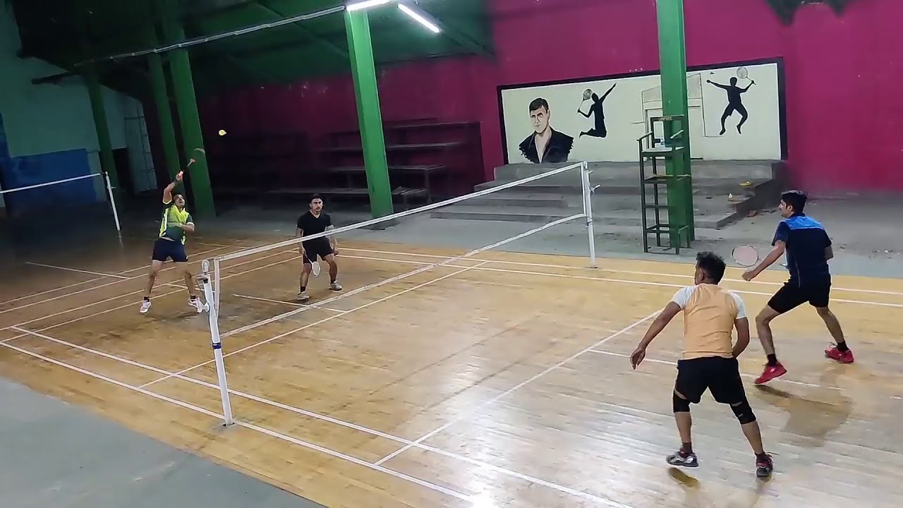 badminton funny match - YouTube