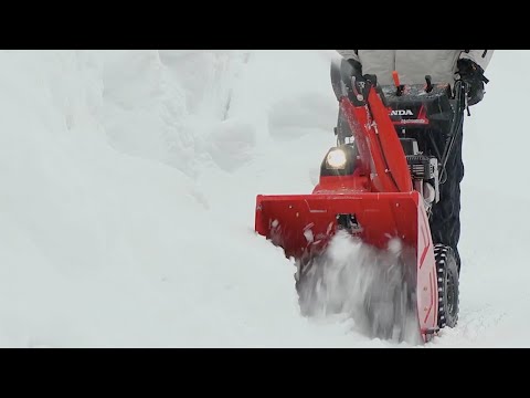 Honda HSS724AWD Snow Blower