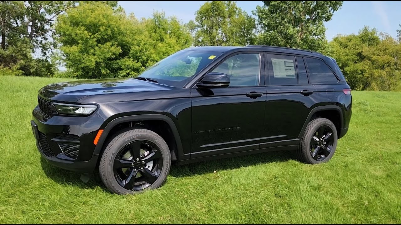 2024 Jeep Grand Cherokee Laredo Altitude, R097 - YouTube