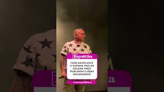 Ivan Gavrilović u suzama pao na kolena pred publikom u znak zahvalnosti