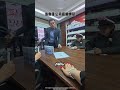 البنت بتلعب في الشغل بطريقة مميزة 