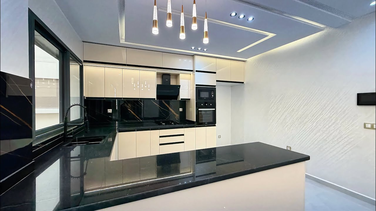 شقة 97 متر بثلاث غرف صالون مطبخ عصري سيجور وجوج حمامات 🤌 بمدينة بوزنيقة 🔥 شقة وحدة بالطابق 🚨