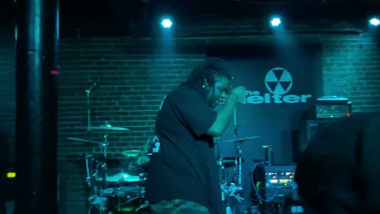 Peeling Flesh-12 Gauge Autospy live from The Shelter in Detroit Michigan. 