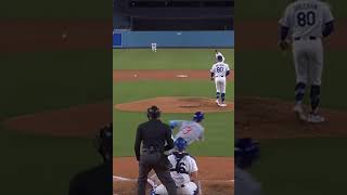 Andy Pages libera un CAÑÓN para atrapar al corredor en el plato 😮