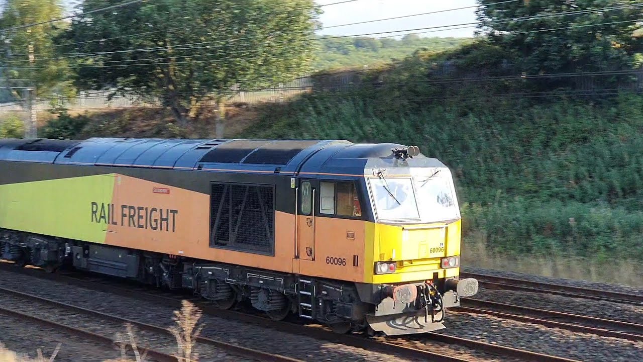 Windy Rush Hour Trains at: Linslade, WCML, 31/07/25