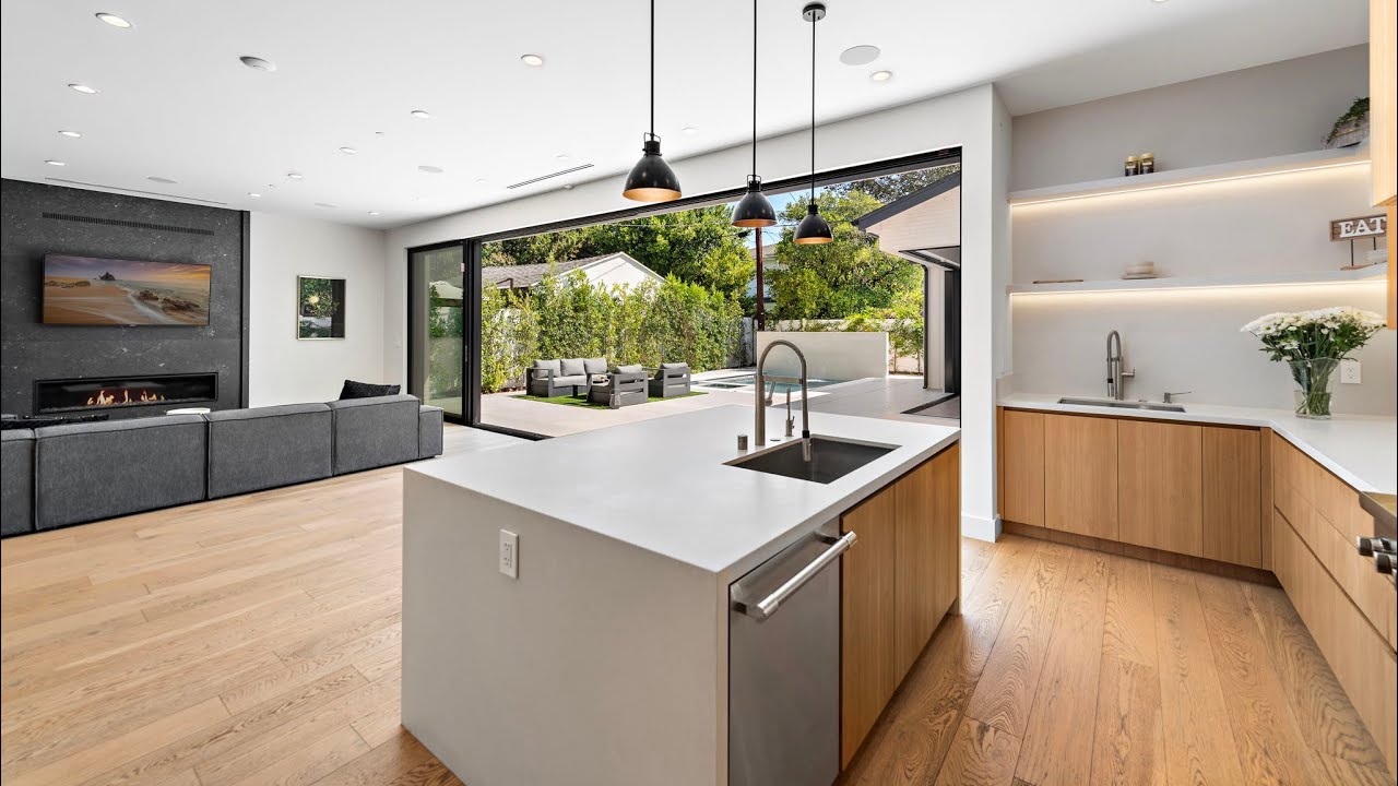 Stunning Modern Luxury Home with Guest Suite in Prestigious Studio City | A True Masterpiece!" 🌟🏡