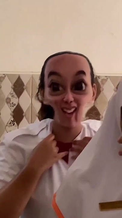 CEWEK HIJAB KENTUT DI TOILET MALL