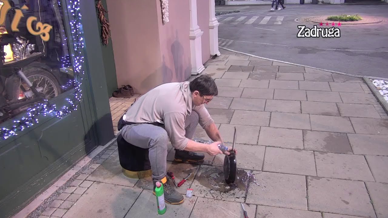 Zadruga 4 - Kristijan glanca tiganj i razgovara sa njim - 09.02.2021.