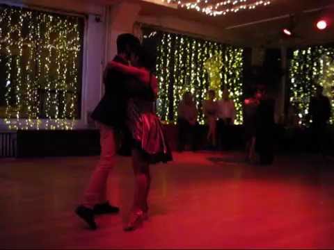 Ezequiel Farfaro et Antonella Terrazas - Lejos de Buenos Aires