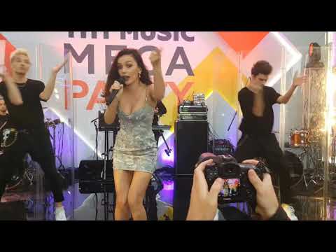 MOLLY - Не плачу - ТНТ MUSIC MEGA Party 16.06.2019