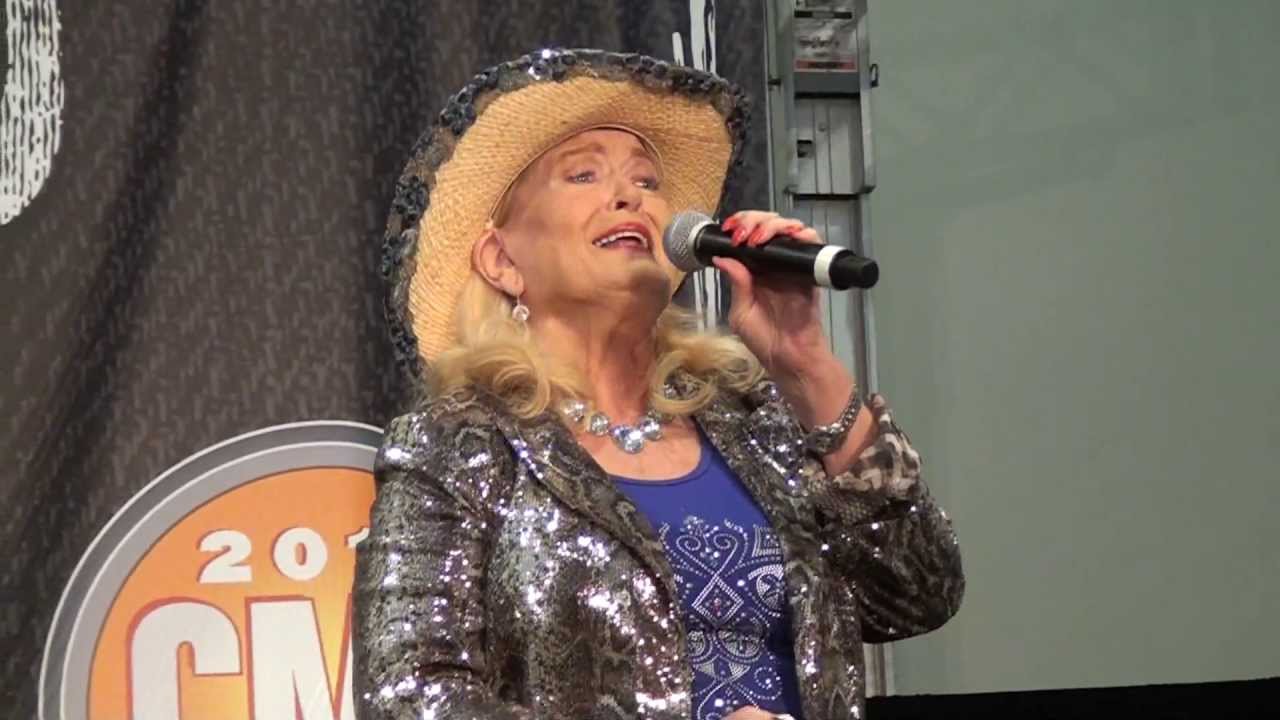 Lynn Anderson Rose Garden (1 1970) YouTube