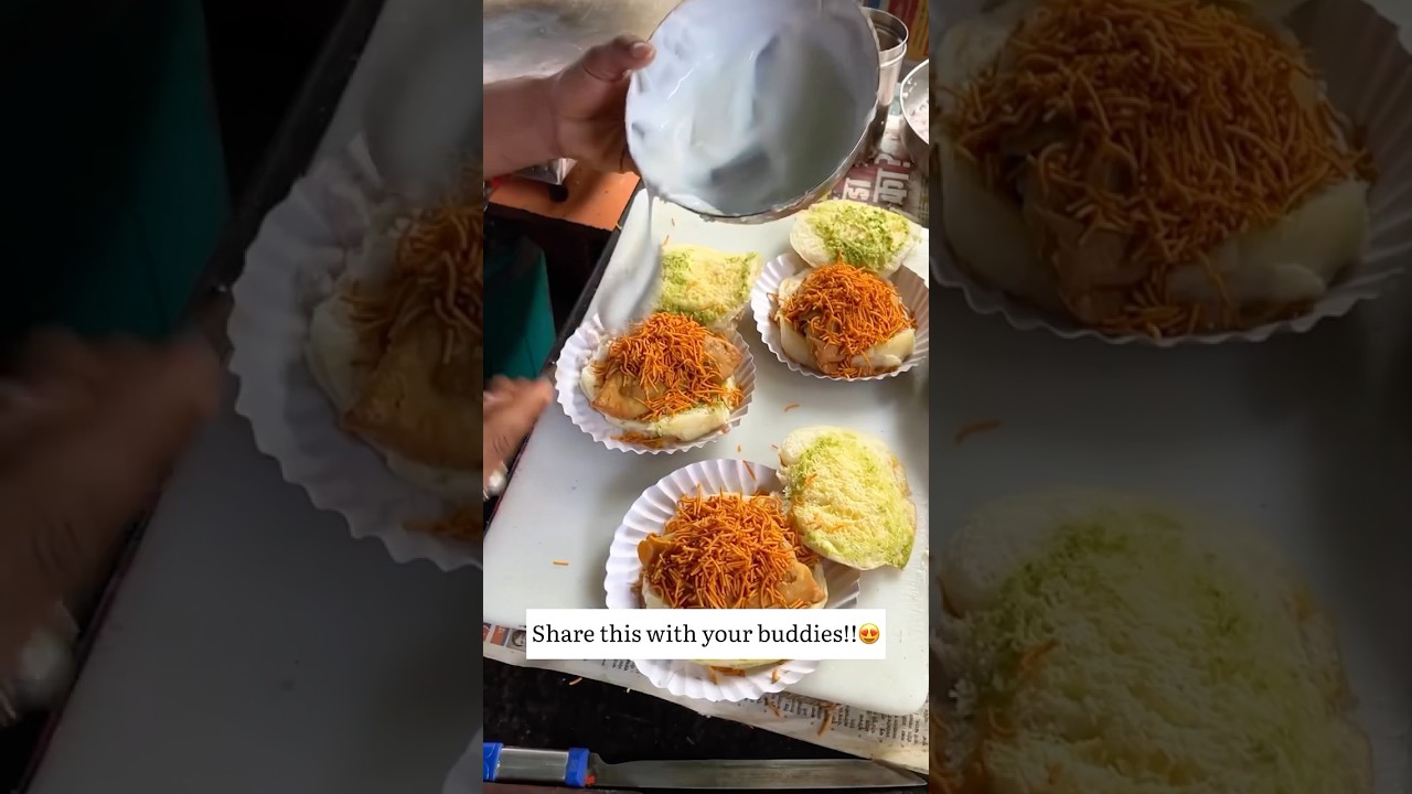 Viral Samosa Pav in Pune. 