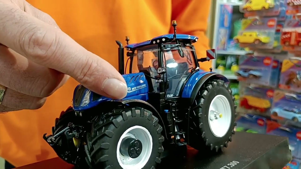 Universal Hobbies 1/32 UH6604 - New Holland T7.300 Bleu - Occasion