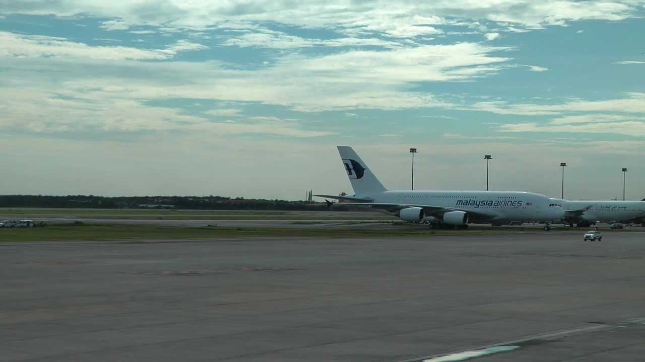 Malaysia Airlines A380 First Landing at KLIA (30th May 2012).MTS